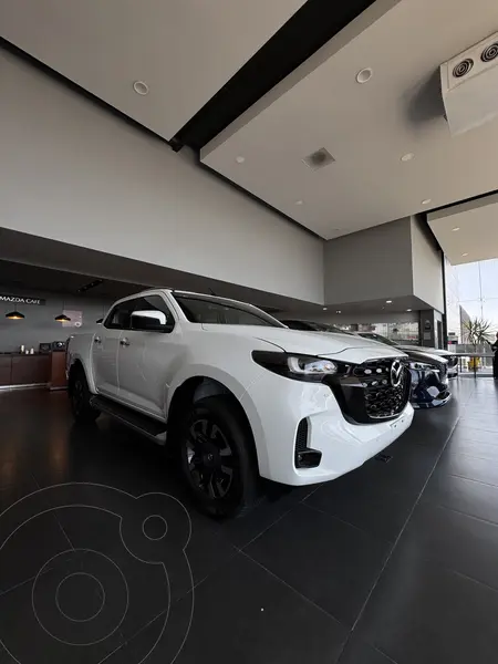Foto Mazda BT-50 Signature nuevo color Blanco precio $829,900