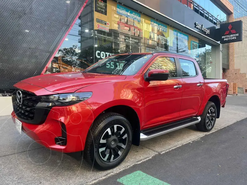 Foto Mazda BT-50 Signature usado (2025) color Naranja precio $639,000