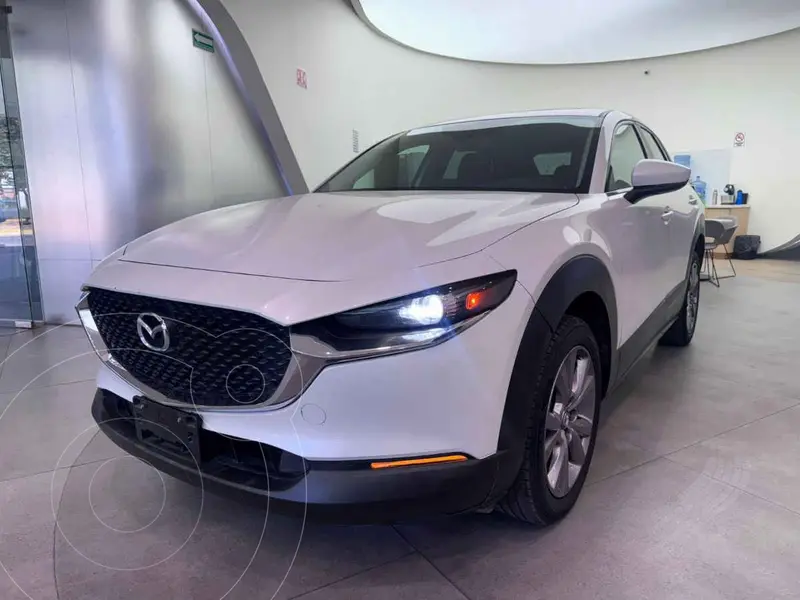 Foto Mazda CX-30 i Sport usado (2020) color Blanco precio $325,000