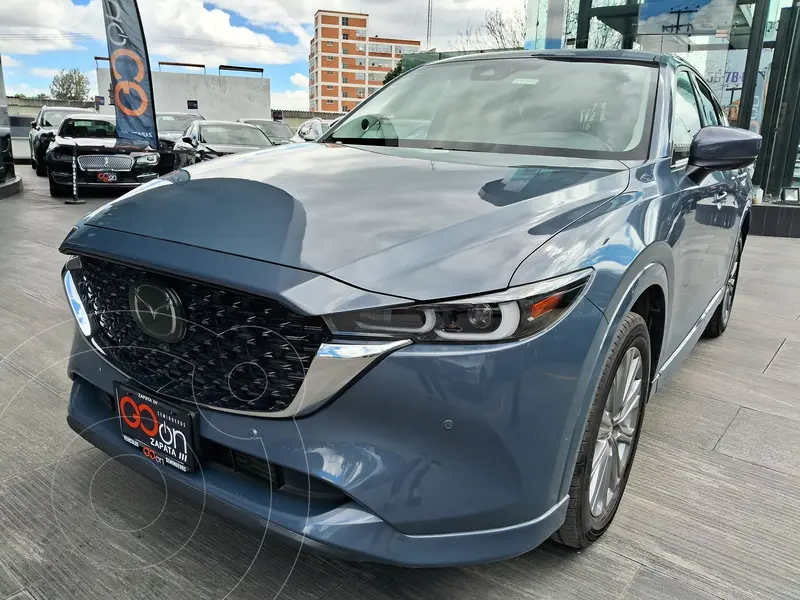 Foto Mazda CX-5 Signature usado (2024) color Gris financiado en mensualidades(enganche $146,878 mensualidades desde $11,232)