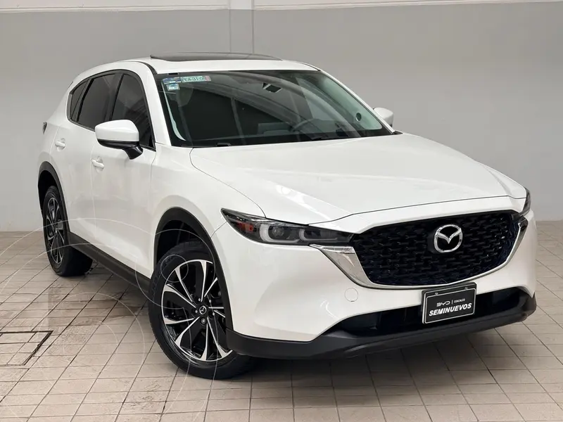 Foto Mazda CX-5 s Grand Touring usado (2023) color Blanco financiado en mensualidades(enganche $183,836 mensualidades desde $7,898)
