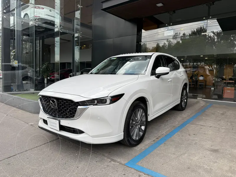 Foto Mazda CX-5 Signature usado (2025) color Blanco Perla precio $643,000