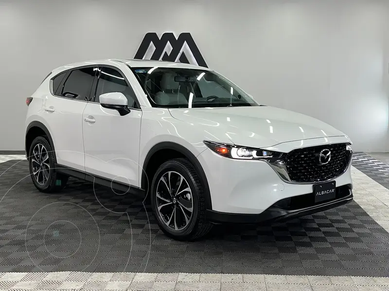 Foto Mazda CX-5 Signature usado (2023) color Blanco precio $469,999