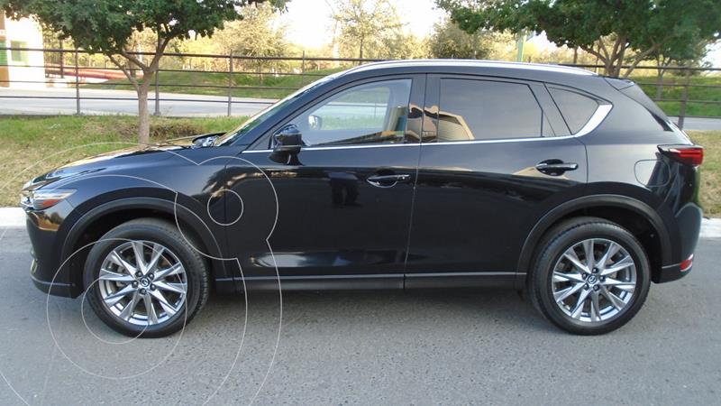 Foto Mazda CX-5 2.5L T Signature usado (2019) color Negro precio $464,900