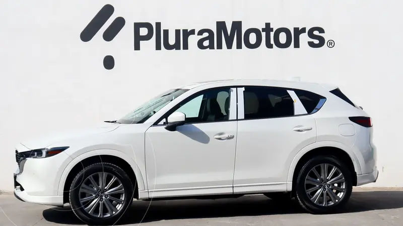 Foto Mazda CX-5 Signature usado (2025) color Blanco precio $615,000