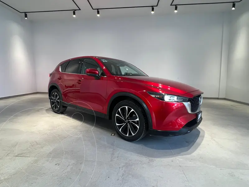 Foto Mazda CX-5 Signature usado (2022) color Rojo precio $580,000
