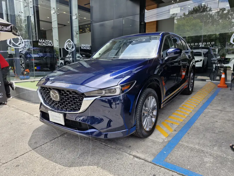 Foto Mazda CX-5 Signature usado (2025) color Azul Marino precio $579,000