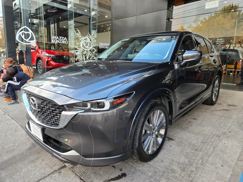 Foto Mazda CX-5 s Grand Touring usado (2024) color Gris Titanio precio $517,000