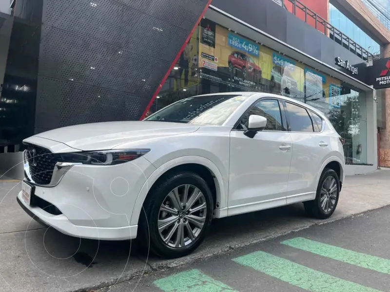 Foto Mazda CX-5 Signature usado (2025) color Blanco precio $569,000