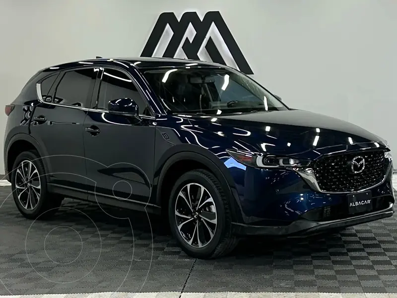 Foto Mazda CX-5 Signature usado (2023) color Azul precio $447,999