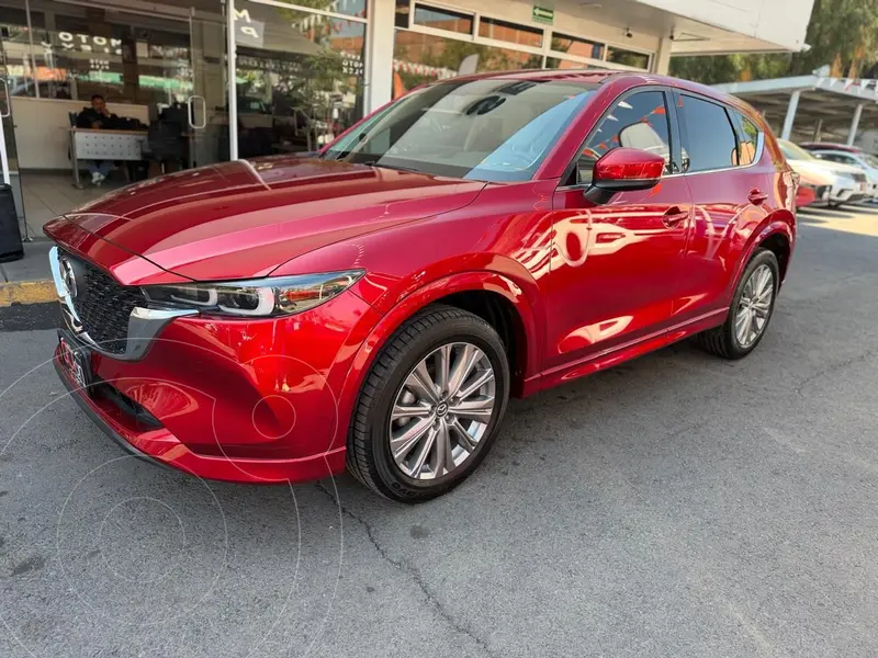 Foto Mazda CX-5 s Grand Touring usado (2024) color Rojo financiado en mensualidades(enganche $133,525 mensualidades desde $10,211)
