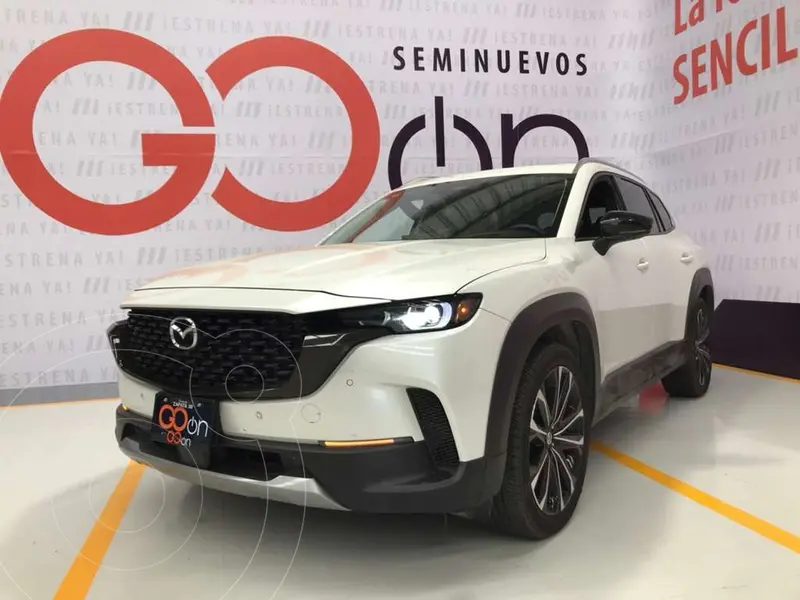 Foto Mazda CX-50 Signature usado (2025) color Blanco financiado en mensualidades(enganche $190,478 mensualidades desde $14,566)