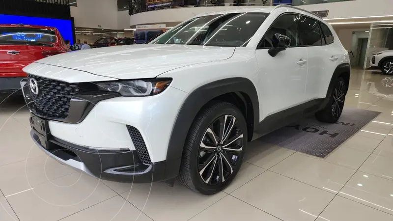Foto Mazda CX-50 Signature usado (2024) color Blanco financiado en mensualidades(enganche $152,279 mensualidades desde $15,355)