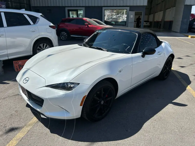 Foto Mazda MX-5 i Sport usado (2023) color Blanco precio $415,000