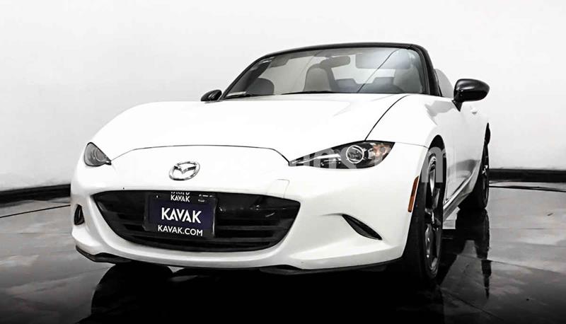 foto Mazda MX-5 i Sport usado (2017) color Blanco precio $302,999