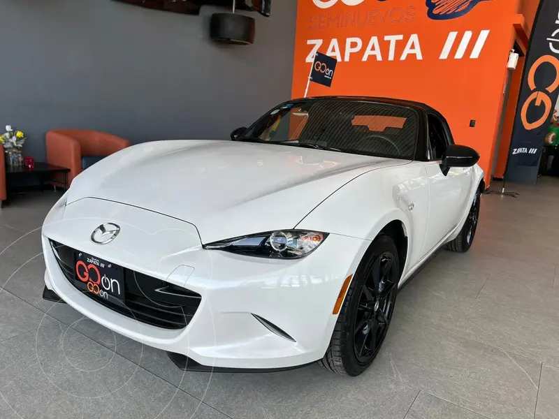 Foto Mazda MX-5 i Sport usado (2023) color Blanco financiado en mensualidades(enganche $123,715 mensualidades desde $9,460)