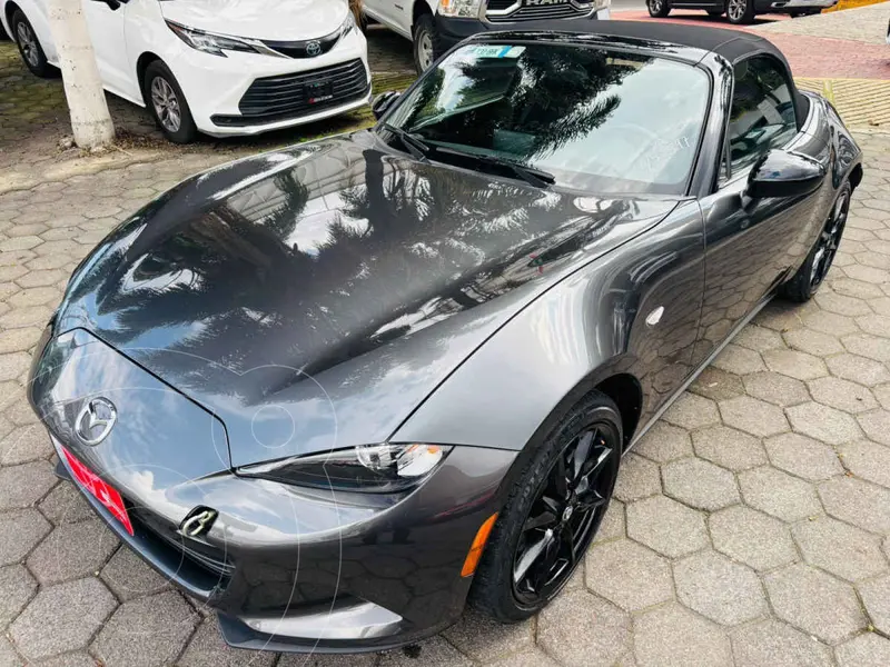 Foto Mazda MX-5 i Sport usado (2021) color Gris financiado en mensualidades(enganche $101,319 mensualidades desde $8,999)