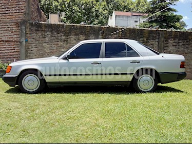 foto Mercedes Benz 230 E usado (1987) color Gris precio $235.000