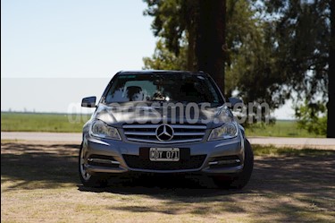 foto Mercedes Clase C C200 CGI Blue Efficiency 1.8L usado (2013) color Gris Tenorita precio u$s20.000