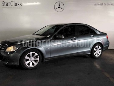 Foto Mercedes Benz Clase C 4p C 180 CGI aut usado (2012) color Gris precio $189,000
