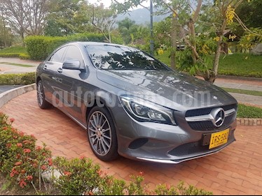 Foto Mercedes Benz Clase CLA 180 Urban usado (2017) color Gris Montana precio $95.000.000