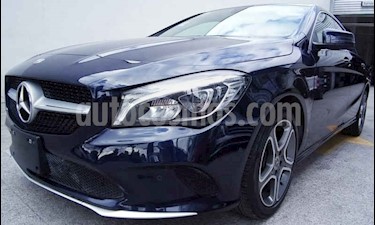 Foto venta Auto usado Mercedes Benz Clase CLA 200 CGI Sport (2018) color Azul precio $400,000