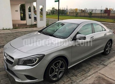 Foto Mercedes Benz Clase CLA 200 CGI Sport usado (2013) color Plata precio $275,000