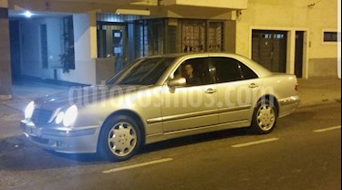 Mercedes Clase E 320 Elegance Aut usado (2000) color Gris precio $650.000