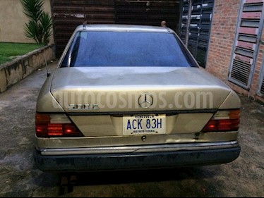 Mercedes Benz Clase E 320 4m V6,3.2i,18v A-S2 1 usado (1992) color Plata precio BoF650