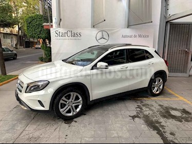 foto Mercedes Benz Clase GLA 200 CGI Sport Aut usado (2017) color Blanco precio $405,000