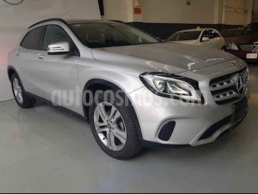 foto Mercedes Clase GLA 200 CGI Sport Aut usado (2018) color Plata precio $396,900