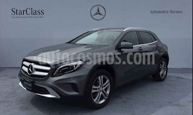 foto Mercedes Benz Clase GLA 200 CGI Sport Aut usado (2017) color Gris precio $369,900