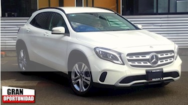 foto Mercedes Benz Clase GLA 5p GLA 200 Sport L4/1.6 Aut usado (2018) color Blanco precio $385,000