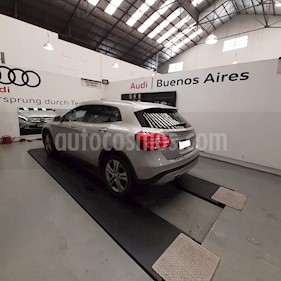 foto Mercedes Benz Clase GLA 200 Urban Aut usado (2016) color Plata Polar precio u$s39.500