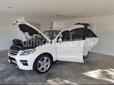 foto Mercedes Clase M ML 350 Sport AMG Paq Confort usado (2014) color Blanco precio $470,000