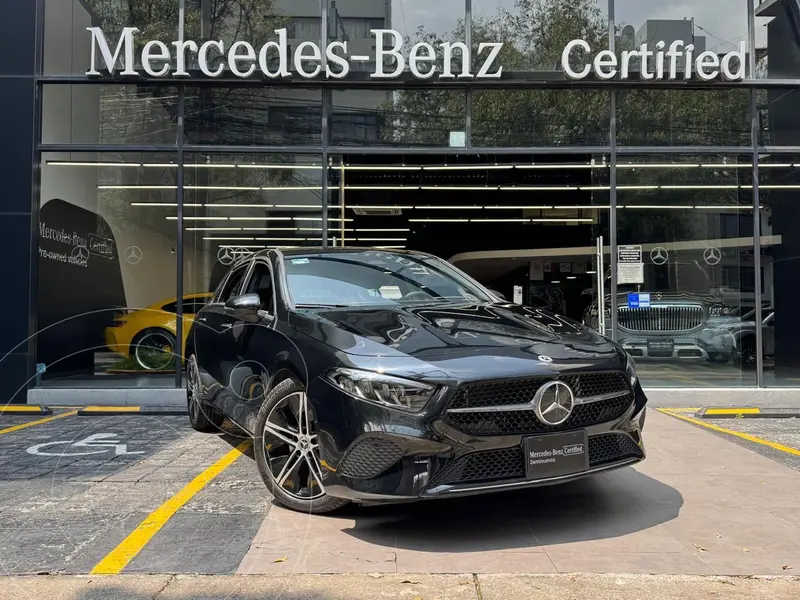 Foto Mercedes Clase A Hatchback 200 Mild Hybrid usado (2024) color Negro financiado en mensualidades(enganche $326,040 mensualidades desde $14,007)