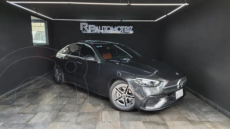 Foto Mercedes Clase C Sedan 200 Sport usado (2022) color Gris financiado en mensualidades(enganche $165,000 mensualidades desde $19,600)