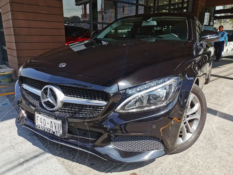 Foto Mercedes Clase C Sedan 180 CGI usado (2018) color Negro financiado en mensualidades(enganche $135,000 mensualidades desde $13,546)