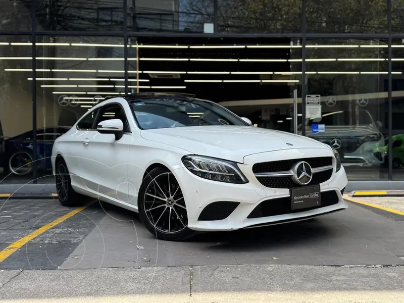 Foto Mercedes Clase C Sedan 200 usado (2020) color Blanco financiado en mensualidades(enganche $200,640 mensualidades desde $8,620)