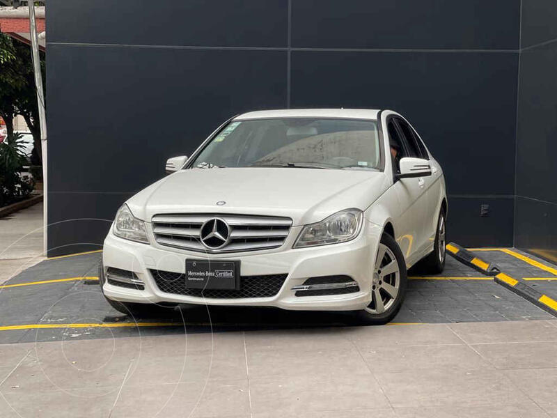 Foto Mercedes Clase C Sedan 180 CGI Aut usado (2014) color Blanco precio $240,000
