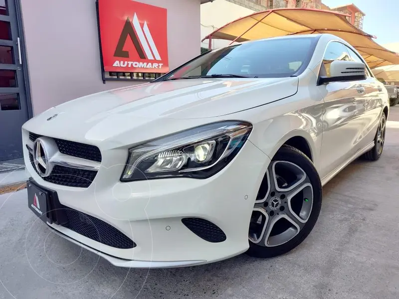 Foto Mercedes Clase CLA 200 CGI usado (2018) color Blanco financiado en mensualidades(enganche $71,800 mensualidades desde $9,138)