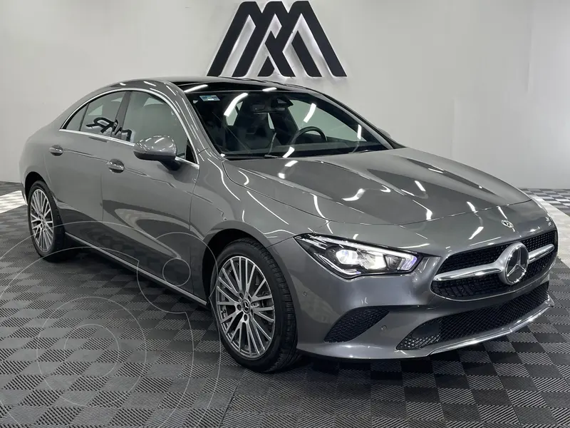 Foto Mercedes Clase CLA 200 Progressive usado (2023) color Gris precio $619,999