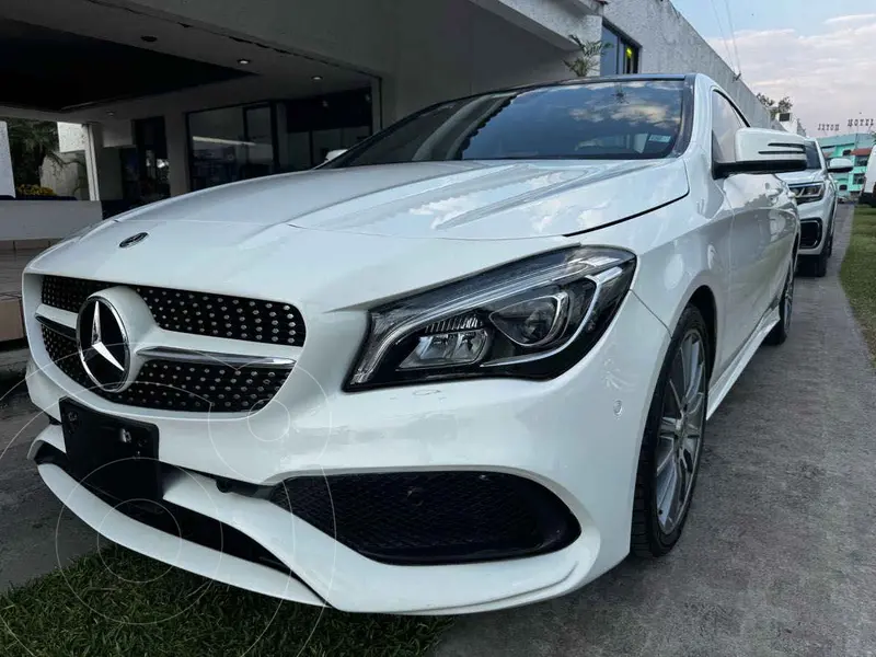 Foto Mercedes Clase CLA 250 CGI Sport usado (2019) color Blanco precio $428,000
