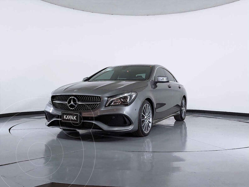 Foto Mercedes Clase CLA 250 CGI Sport usado (2019) color Gris precio $586,999