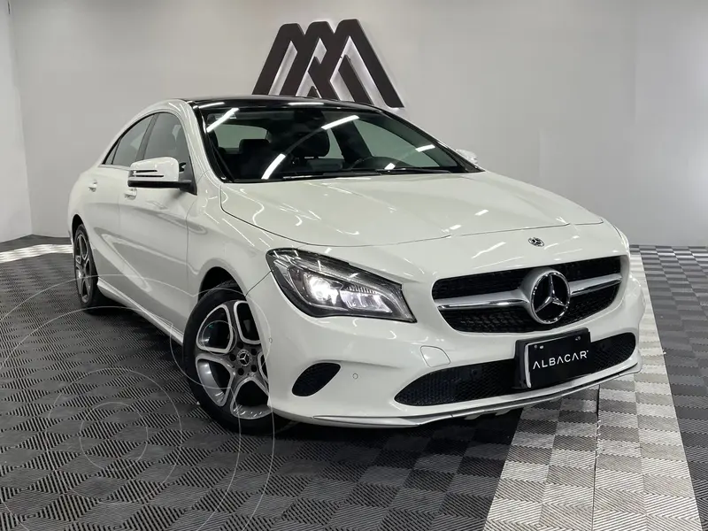 Foto Mercedes Clase CLA 200 CGI Sport usado (2018) color Blanco precio $369,999