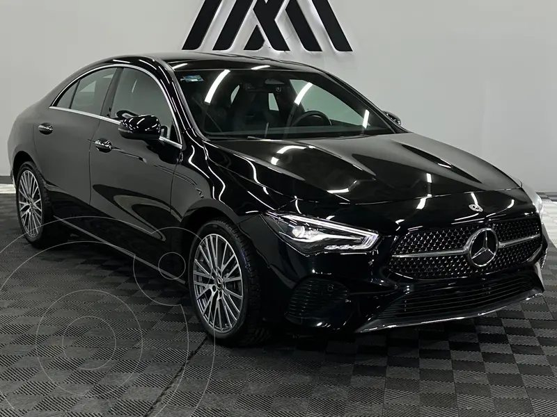 Foto Mercedes Clase CLA 200 Progressive usado (2024) color Negro precio $689,999