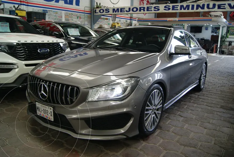 Foto Mercedes Clase CLA 250 CGI Sport usado (2015) color Gris precio $325,000