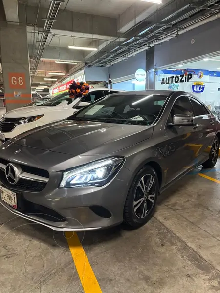 Foto Mercedes Clase CLA 200 CGI Sport usado (2019) color Gris precio $355,000