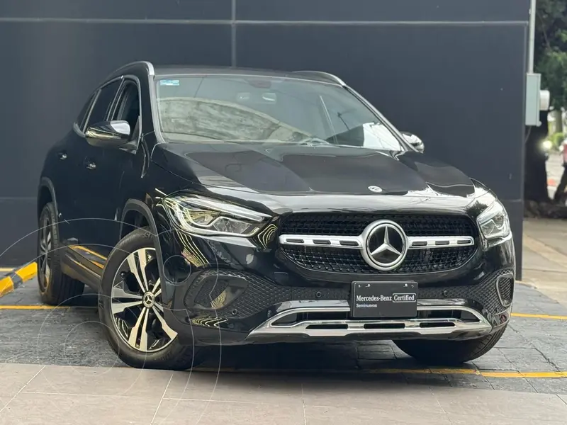 Foto Mercedes Clase GLA 200 Progressive usado (2023) color Negro precio $770,000