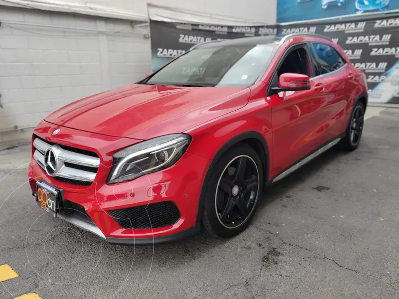Foto Mercedes Clase GLA 250 CGI Sport Aut usado (2015) color Rojo precio $215,000
